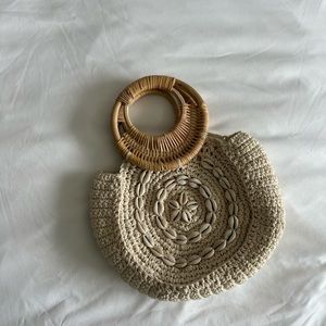 SMALL WOVEN SHELL PURSE